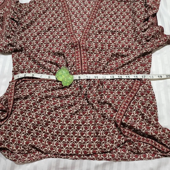 Floral Patterned Women's Top - Picture 5 of 10